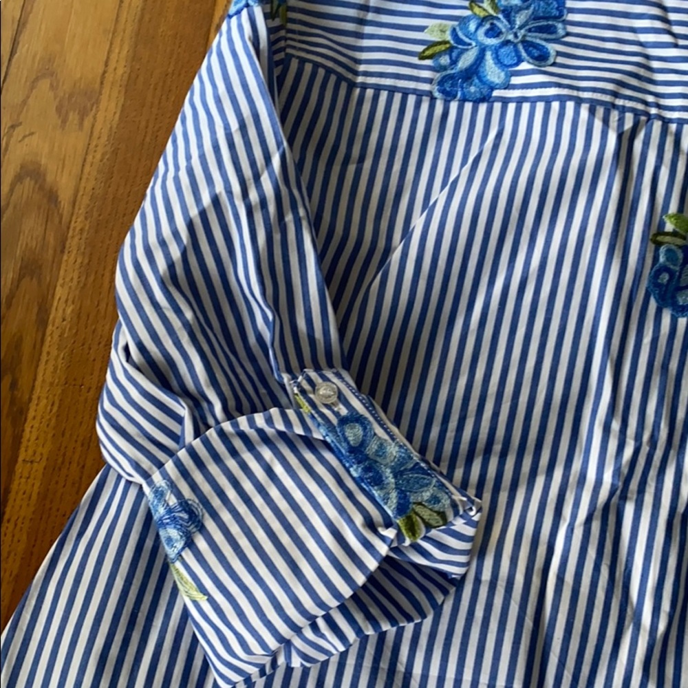 Calvin Klein button down shirt. - Picture 4 of 5